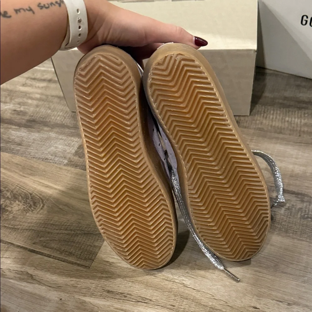 NWT in box Golden Goose Women's Sneakers in White and Navy with Glitter Laces - Picture 5 of 14